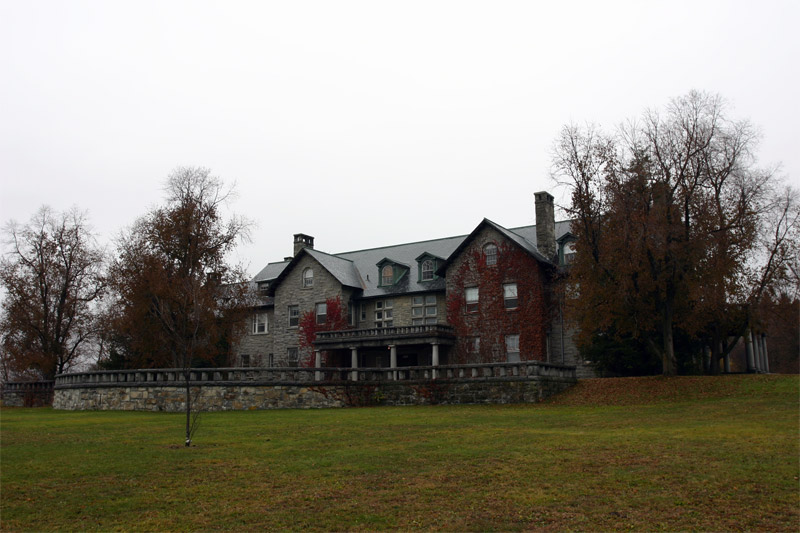 Graves Manor